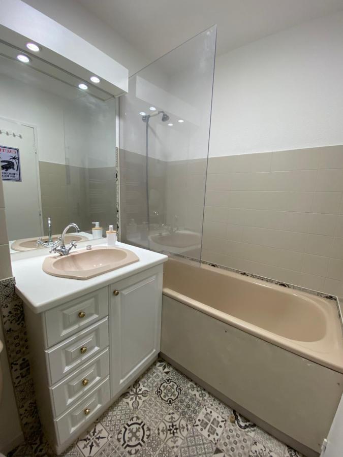 Charmant Studio A Saint Mandrier Sur Mer Apartment Luaran gambar