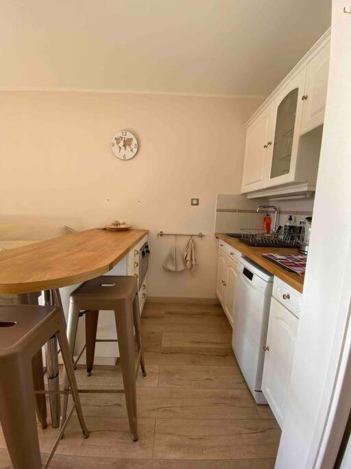 Charmant Studio A Saint Mandrier Sur Mer Apartment Luaran gambar