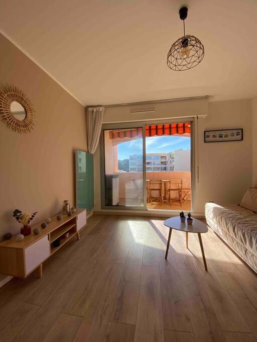 Charmant Studio A Saint Mandrier Sur Mer Apartment Luaran gambar