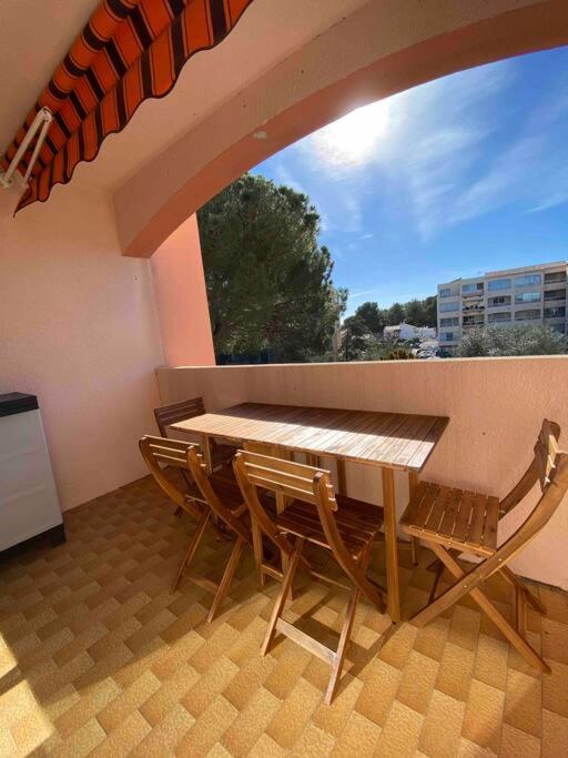 Charmant Studio A Saint Mandrier Sur Mer Apartment Luaran gambar